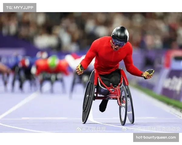 混合接力B组决赛中国队名列第二，积累积分力争奥运资格